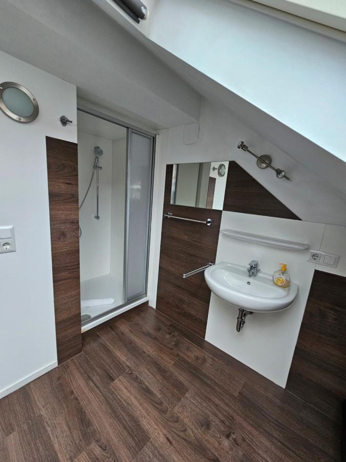 B76, Lauterach, Vorarlberg Apartments Екстер'єр фото