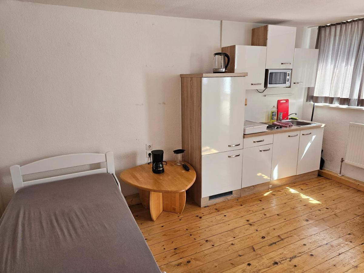 B76, Lauterach, Vorarlberg Apartments Екстер'єр фото