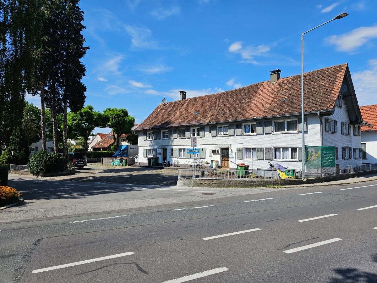 B76, Lauterach, Vorarlberg Apartments Екстер'єр фото